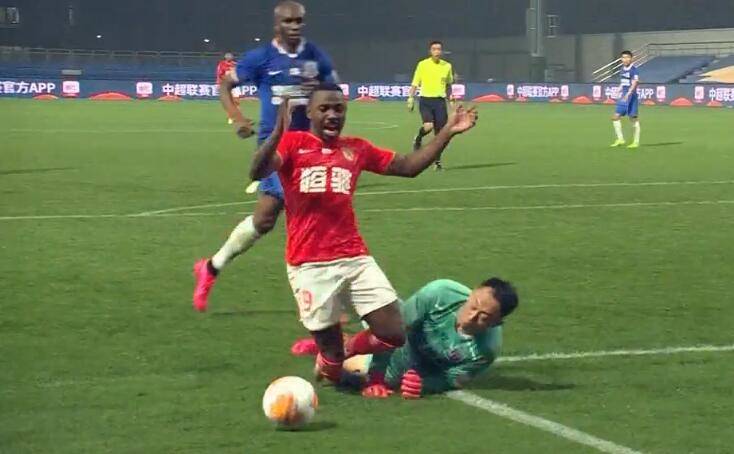 GIF：费南多造点艾克森命中！恒大4-1申花
