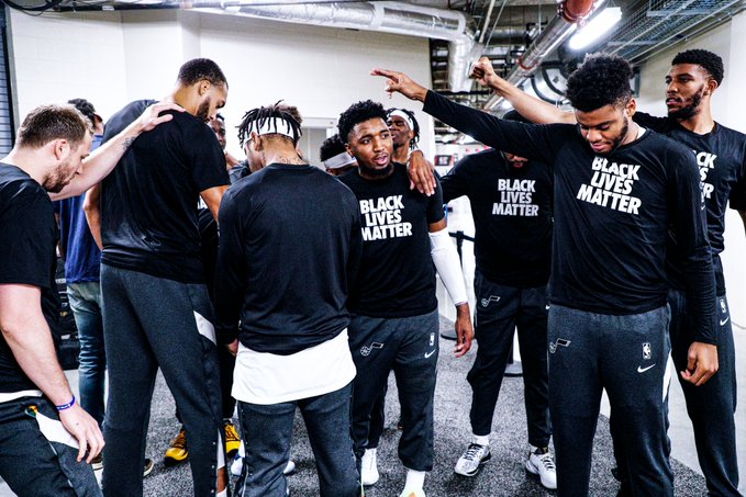 乐福发推：爵士下半场拼了，比赛剩下10分钟精彩了！