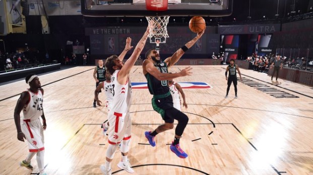 塔特姆追平杰伦，并列成为队史砍下第二高得分的22岁球员