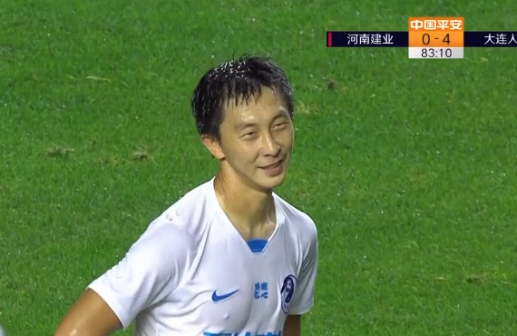 GIF：不冷静！崔明安身后侵犯多拉多，两黄变一红被罚下
