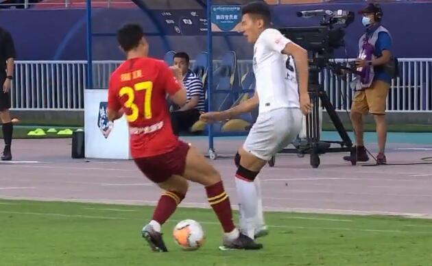 GIF：保留节目，潘喜明再次出现危险动作踩踏于海
