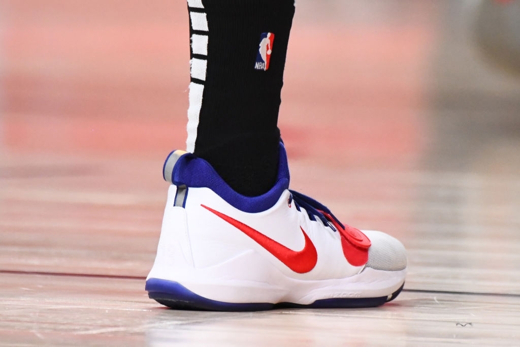 今日球鞋：乔治上脚Nike PG 1，默里上脚Adidas D Rose1