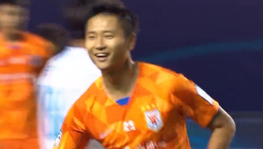 GIF：鲁能中场陈科睿禁区外抽射得分，鲁能1-0大连人