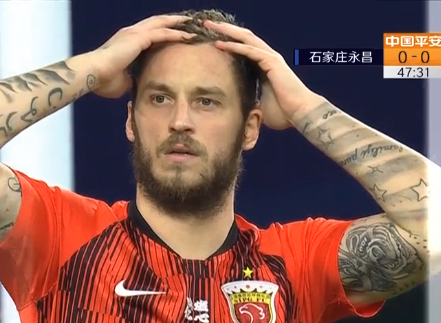 GIF：撞墙配合打穿永昌防线，阿瑙绝佳机会怒射高出