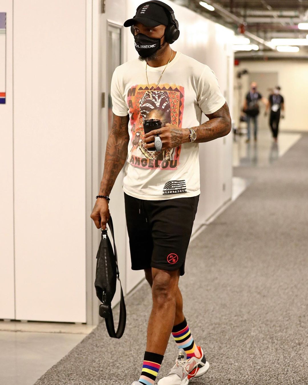 哈斯勒姆晒照：在事成之前，它看起来总是不可能的