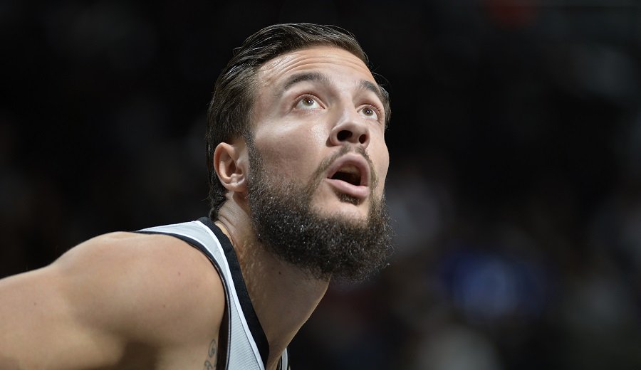 洛韦尔涅再次接受新冠病毒检测，结果为阴性