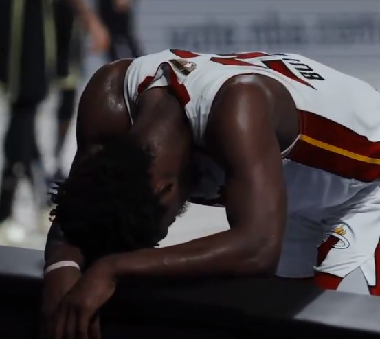 大片质感！美媒晒巴特勒最后一攻累趴片段，感叹其铁血