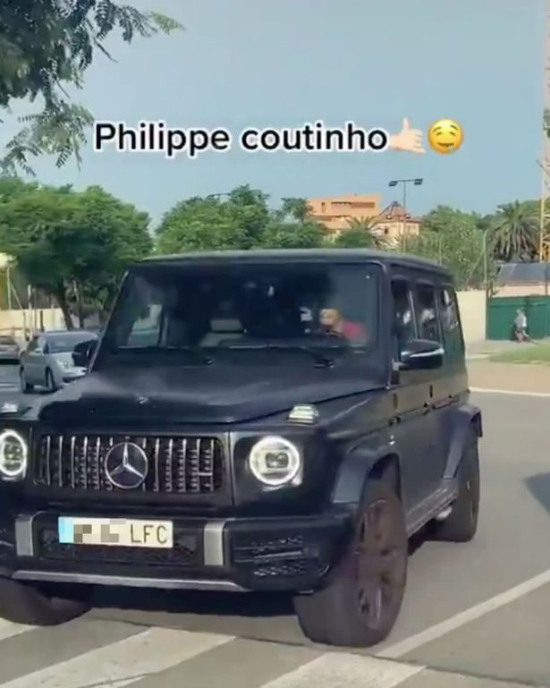 不忘利物浦？库蒂尼奥在巴塞罗那的车挂有“LFC”字样的车牌