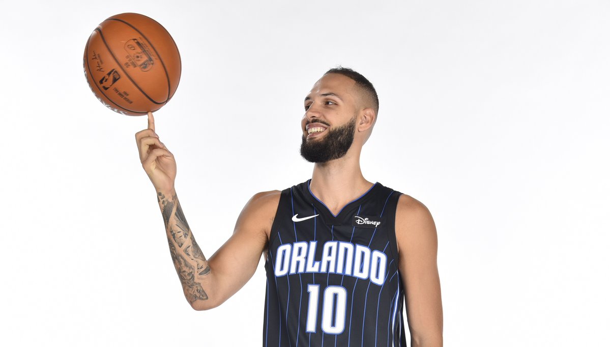NBA官方推特祝魔术球员埃文-富尼耶28岁生日快乐