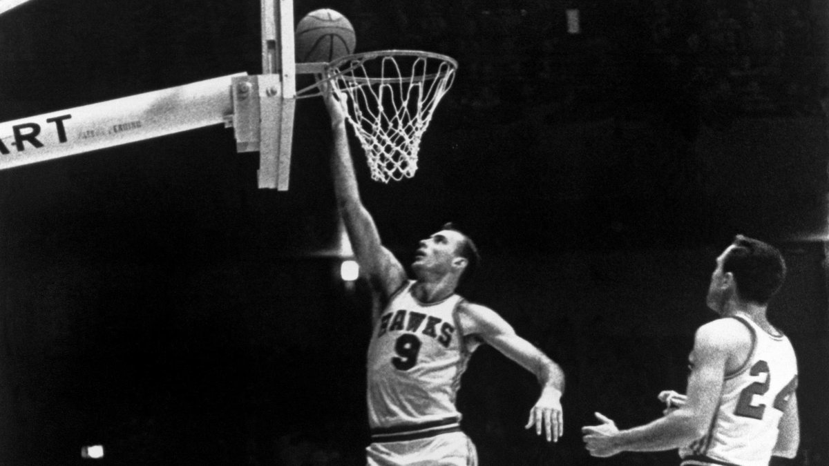 66年前鲍勃-佩蒂特迎来首秀,生涯连续10次入选NBA第一队