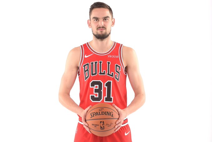 NBA官推祝公牛球员萨托兰斯基29岁生日快乐