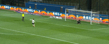 GIF：出师不利！点球大战卓尔队长姚翰林首轮中柱