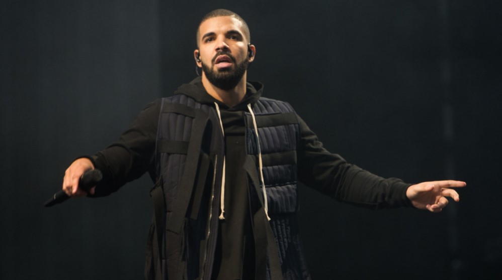 布里奇斯转发Drake接受手术消息并打趣：他都有伤病报告了
