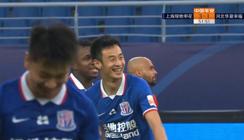 GIF：彭欣力左脚轰出无解世界波，申花3-1领先华夏