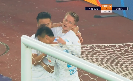 GIF：投桃报李！拉尔森助攻汪晋贤推射得手，大连2-0富力