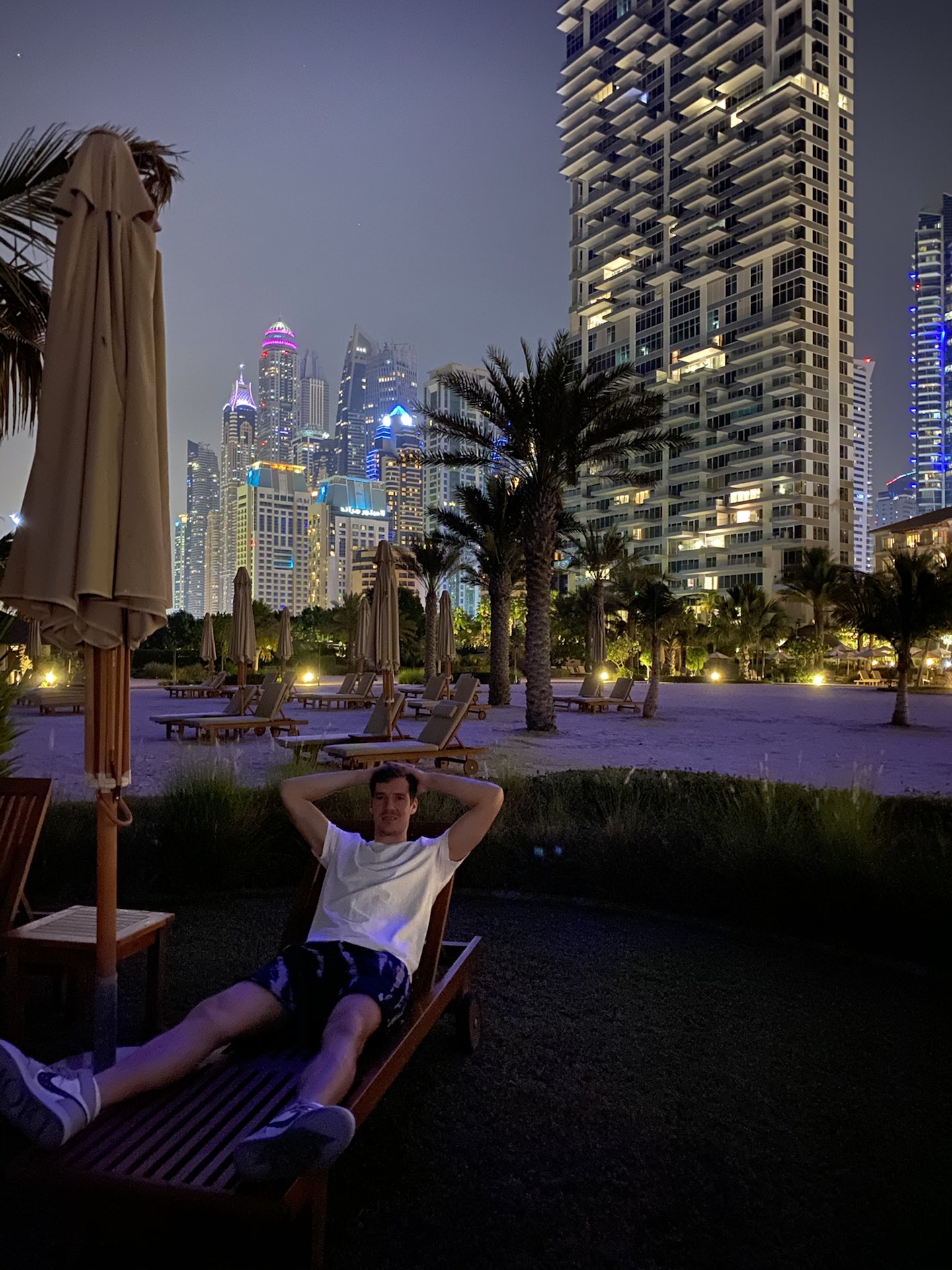 德拉季奇更新推特晒在迪拜度假照片：迪拜的夜晚