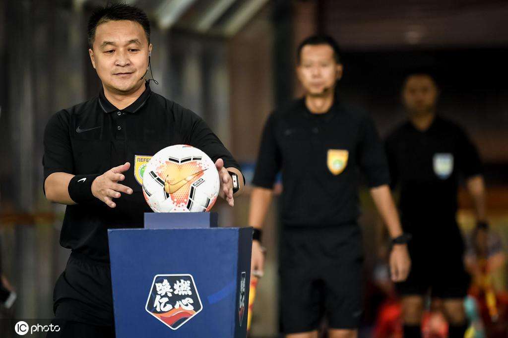 裁判安排：石祯禄将执法恒大vs苏宁首回合决赛