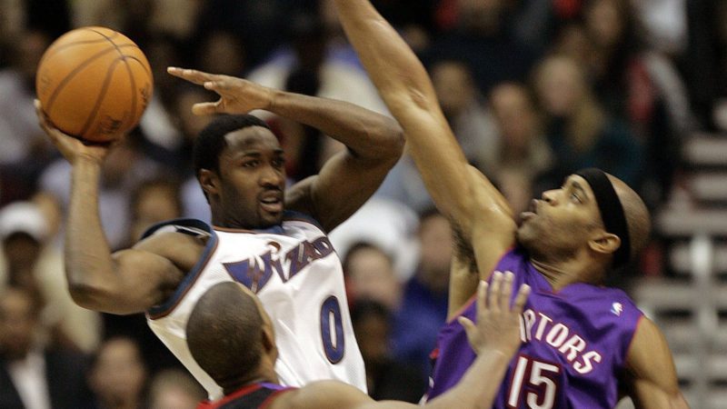 阿里纳斯：新秀时被卡特暴扣吓到了 感觉自己打不了NBA