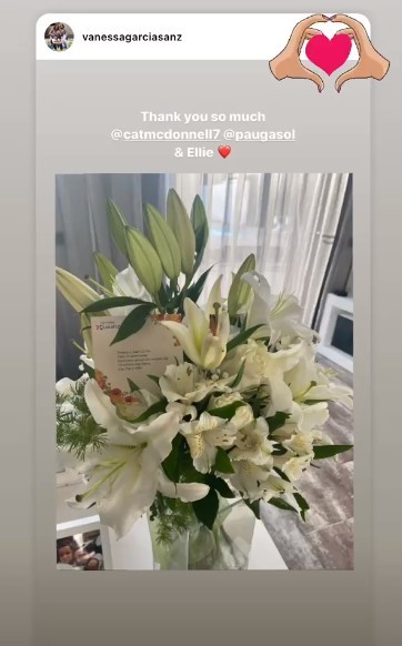 流言板 瓦妮莎更新ins 感谢加索尔夫妇赠送的百合花 虎扑