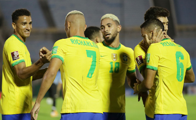 世预赛：理查利森破门卡瓦尼染红，乌拉圭0-2巴西