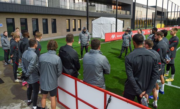利物浦完成在新基地首次训练，张伯伦进行单独训练