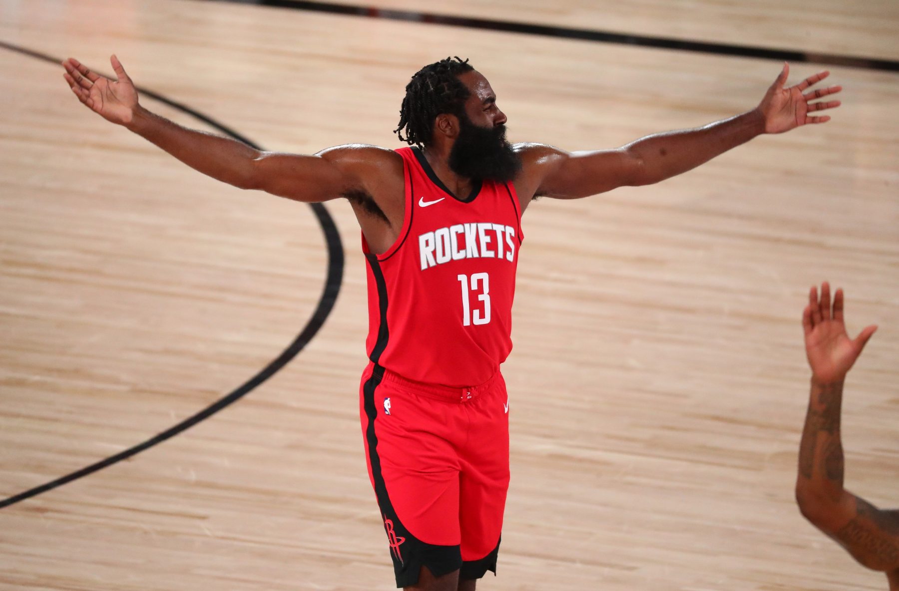 ESPN名记：火箭已放弃挽留哈登，但不愿让他指定下家