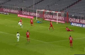 GIF：埃格施泰因推射破门，不莱梅1-0拜仁