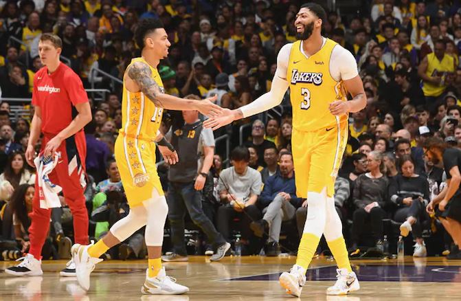 什么操作？丹尼-格林晒图恭喜戴维斯，不久后删除动态