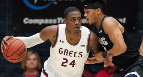 圣玛丽大学球员马利克-菲茨与快船签下Exhibit 10合同