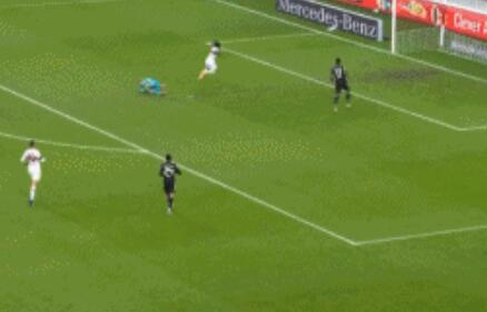 GIF：T-库利巴利推射破门，拜仁0-1斯图加特