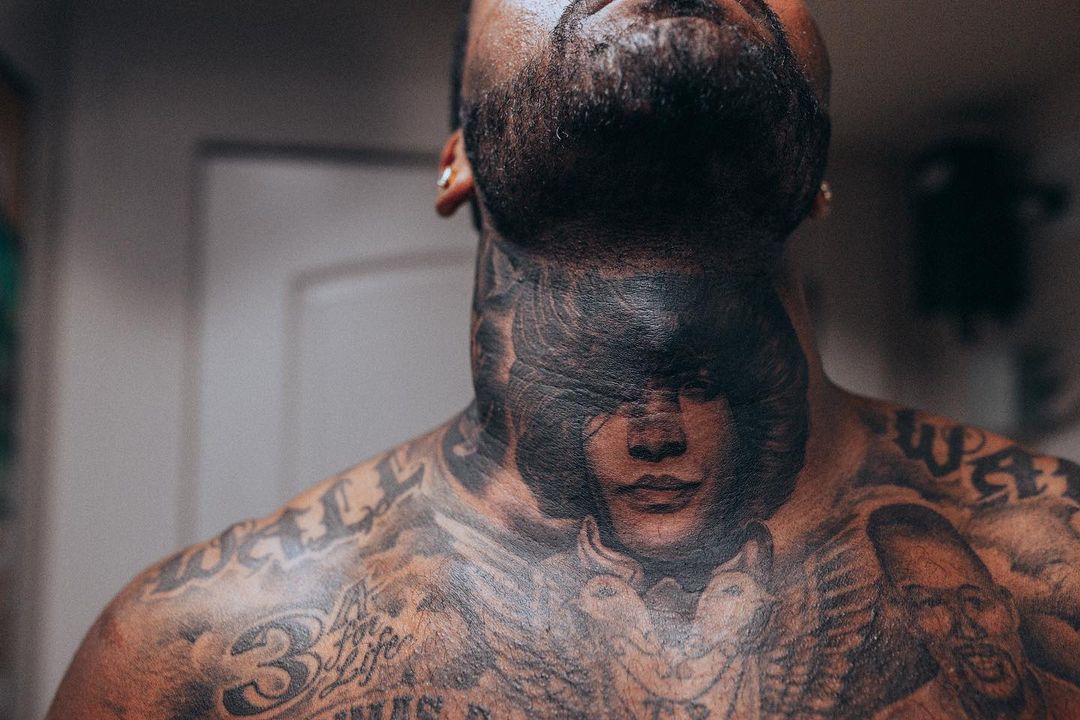 沃尔晒纹身：我的身体是我的日志，我的纹身是我的旅程