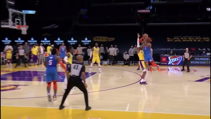 亚历山大1.2秒造三分犯规成功，三罚全中两队进入加时